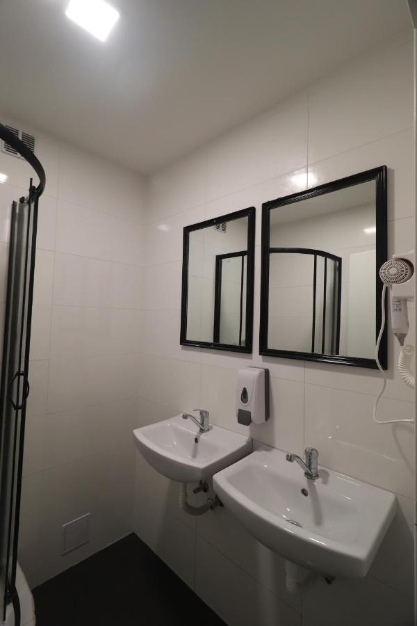Hostel Forum Prága Kültér fotó